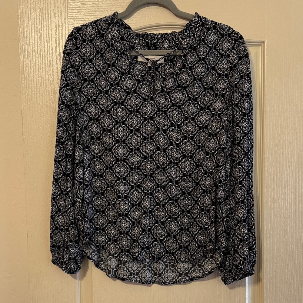 LOFT Black and White Geometric Blouse